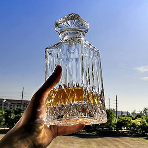 Glass Decanter with Stopper European Style Pattern Crystal Clear (855 ML) [1 Pcs]